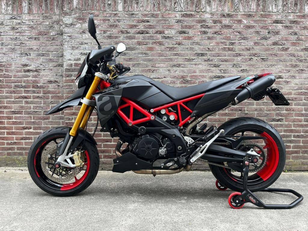 APRILIA DORSODURO 900 (bj 2020) +- 26100 km super nette moto, Motoren, Motoren | Aprilia, Bedrijf, Naked bike, meer dan 35 kW
