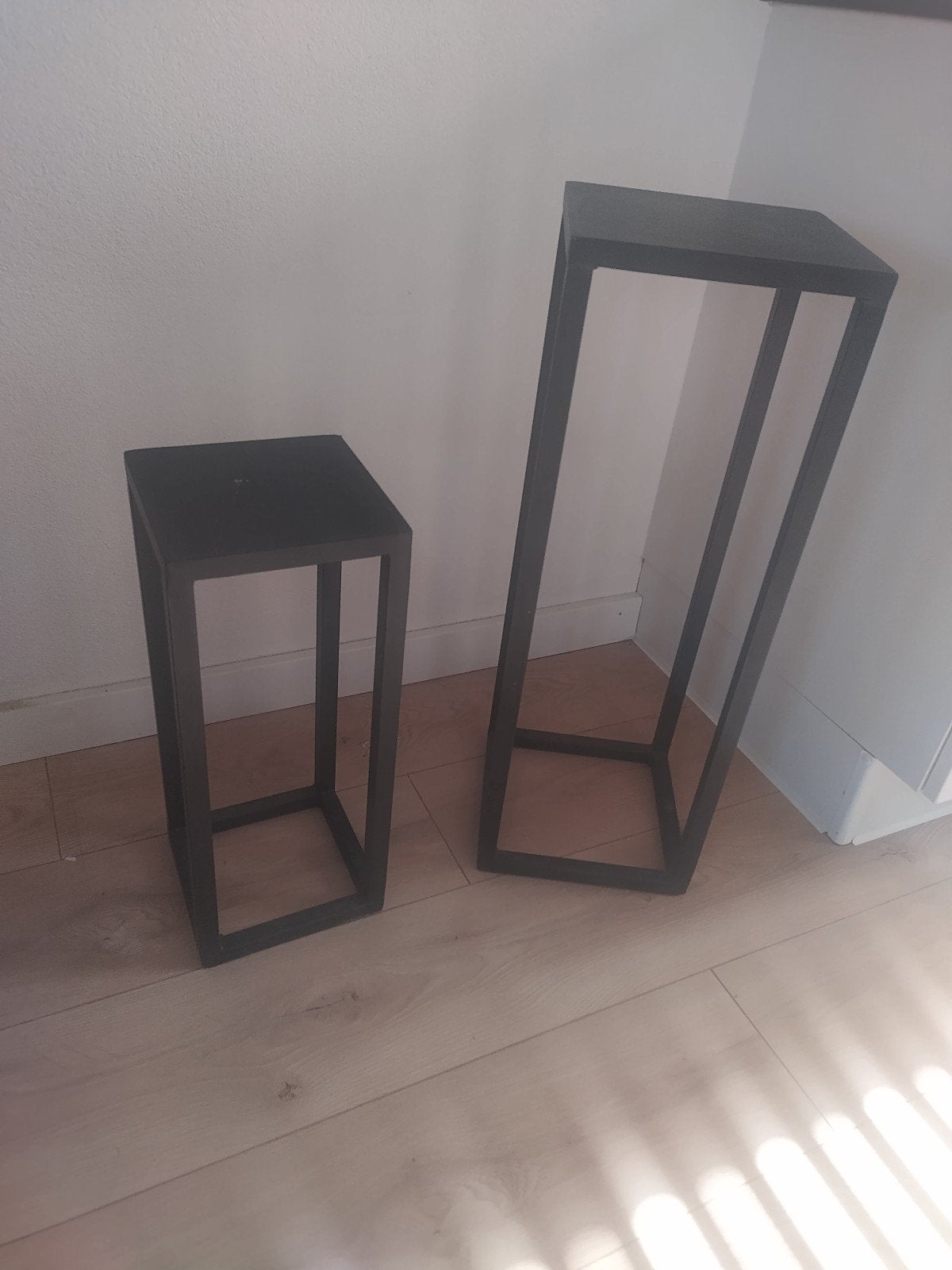 Set van 2 zwarte metalen plantenstandaards, Minder dan 55 cm, Gebruikt, Modern, Industrieel, Metaal of Aluminium