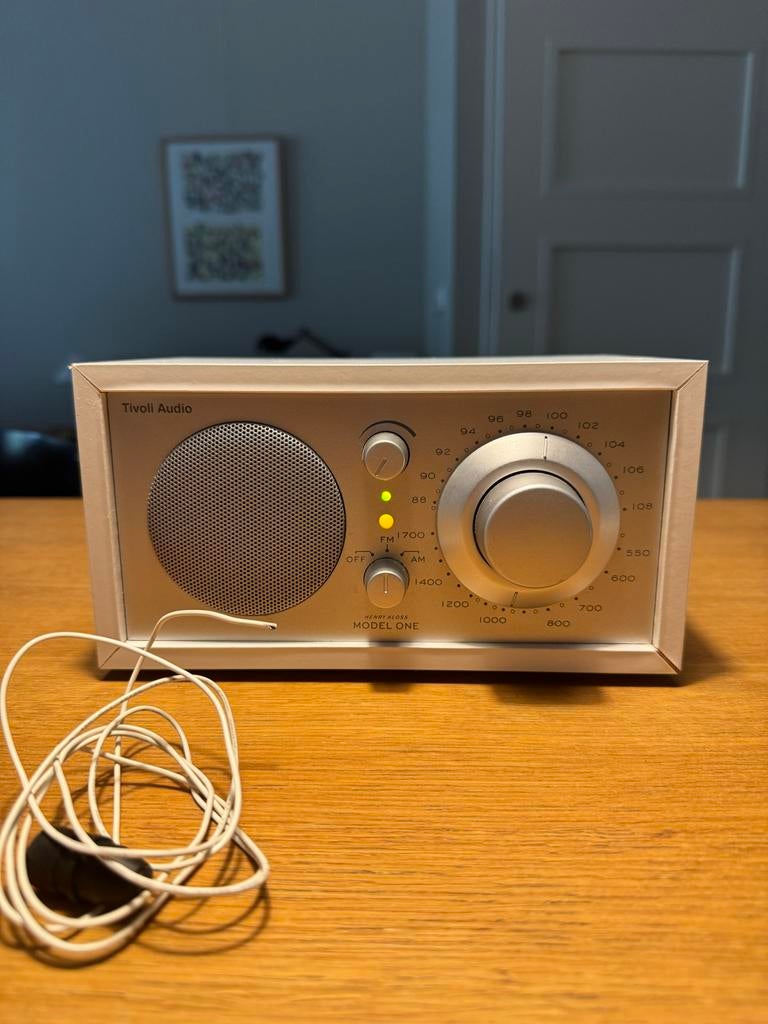 Tivoli Audio Model One AM/FM Radio - Wit, Ophalen of Verzenden, Gebruikt, Radio