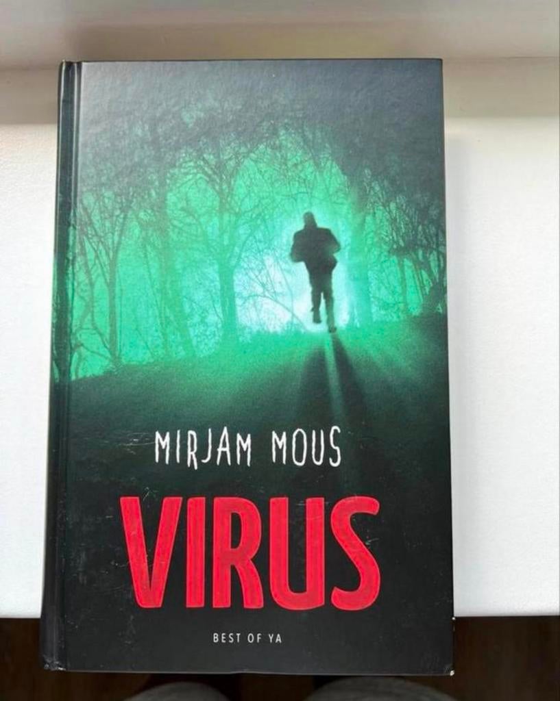 Virus - Mirjam Mous - YA boek, Boeken, Ophalen of Verzenden, Gelezen, Fictie