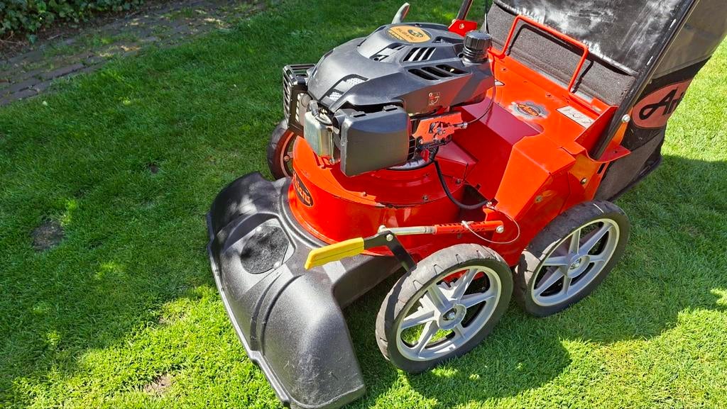 Ariens apv  bladzuiger van 2016, Tuin en Terras, Bladblazers, Ophalen, Benzine, Gebruikt, Met opvangzak