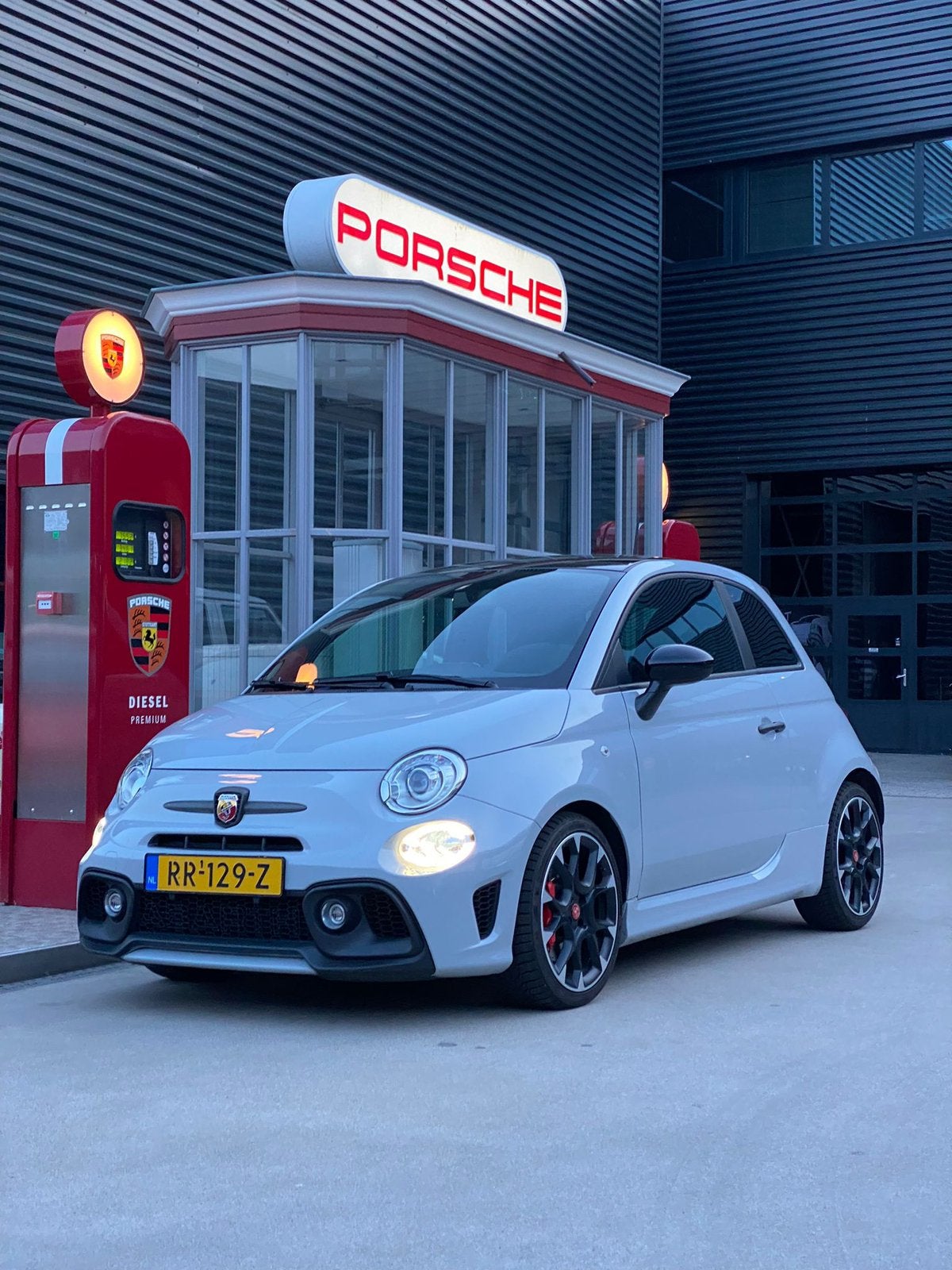 Abarth 595 500 1.4T-Jet Abarth Competizione - Sabelt Monza, Auto's, Alcantara, Particulier, 1368 cc, 17 km/l