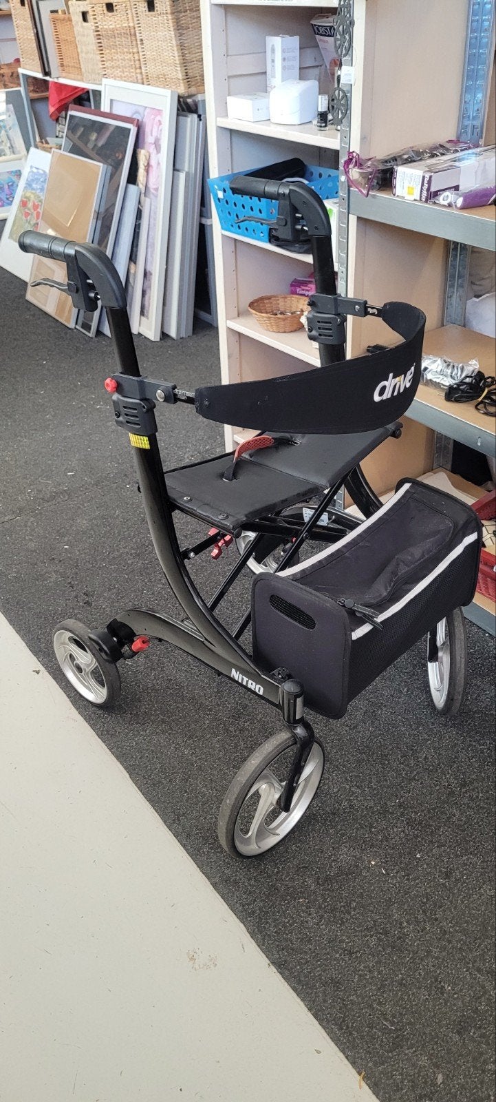 Drive Nitro rollator maat M., Ophalen, Drive, Onbekend, Zo goed als nieuw