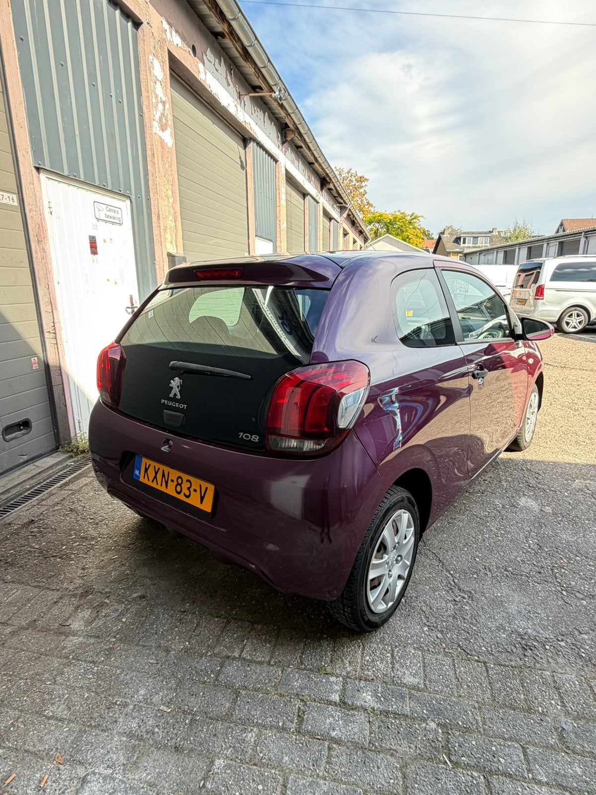 Peugeot 108 1.0 12V E-vti 68PK 3DR 2015, Voorwielaandrijving, Overige kleuren, 4 stoelen, Handgeschakeld