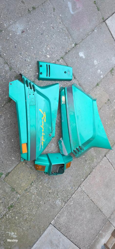Peugeot rapido kappen, Fietsen en Brommers, Brommeronderdelen | Scooters, Ophalen of Verzenden, Gebruikt, Kap, Peugeot