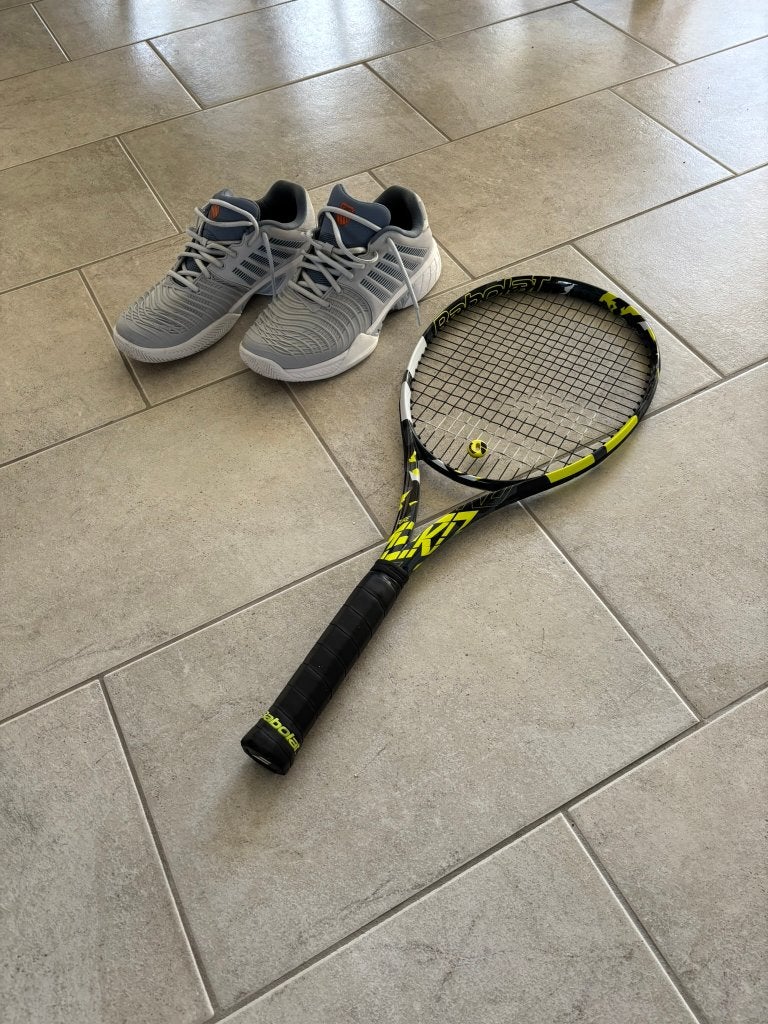 NIEUW!! Babolat pure Aero 100 - L4, Sport en Fitness, Tennis, L4, Nieuw, Ophalen of Verzenden, Racket
