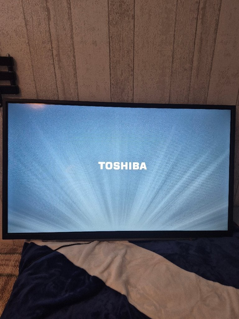 TV Toshiba 42inch, 50 Hz, Ophalen of Verzenden, 100 cm of meer, Gebruikt
