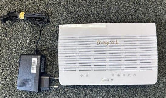 DrayTek Vigor2135 Router, Ophalen of Verzenden, Zo goed als nieuw, Router