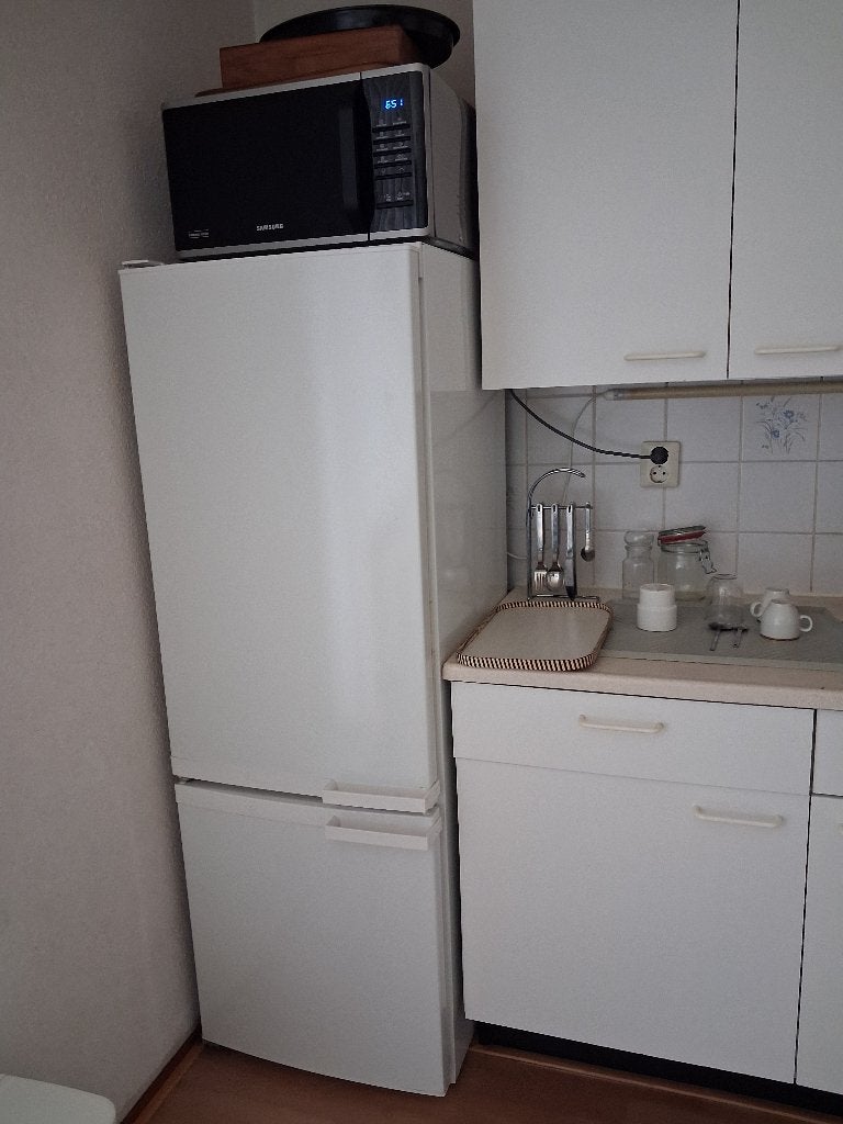 Miele Koel-vriescombinatie - Ideaal voor kleine keuken, 150 tot 200 liter, Gebruikt, Met aparte vriezer, Energieklasse A of zuiniger