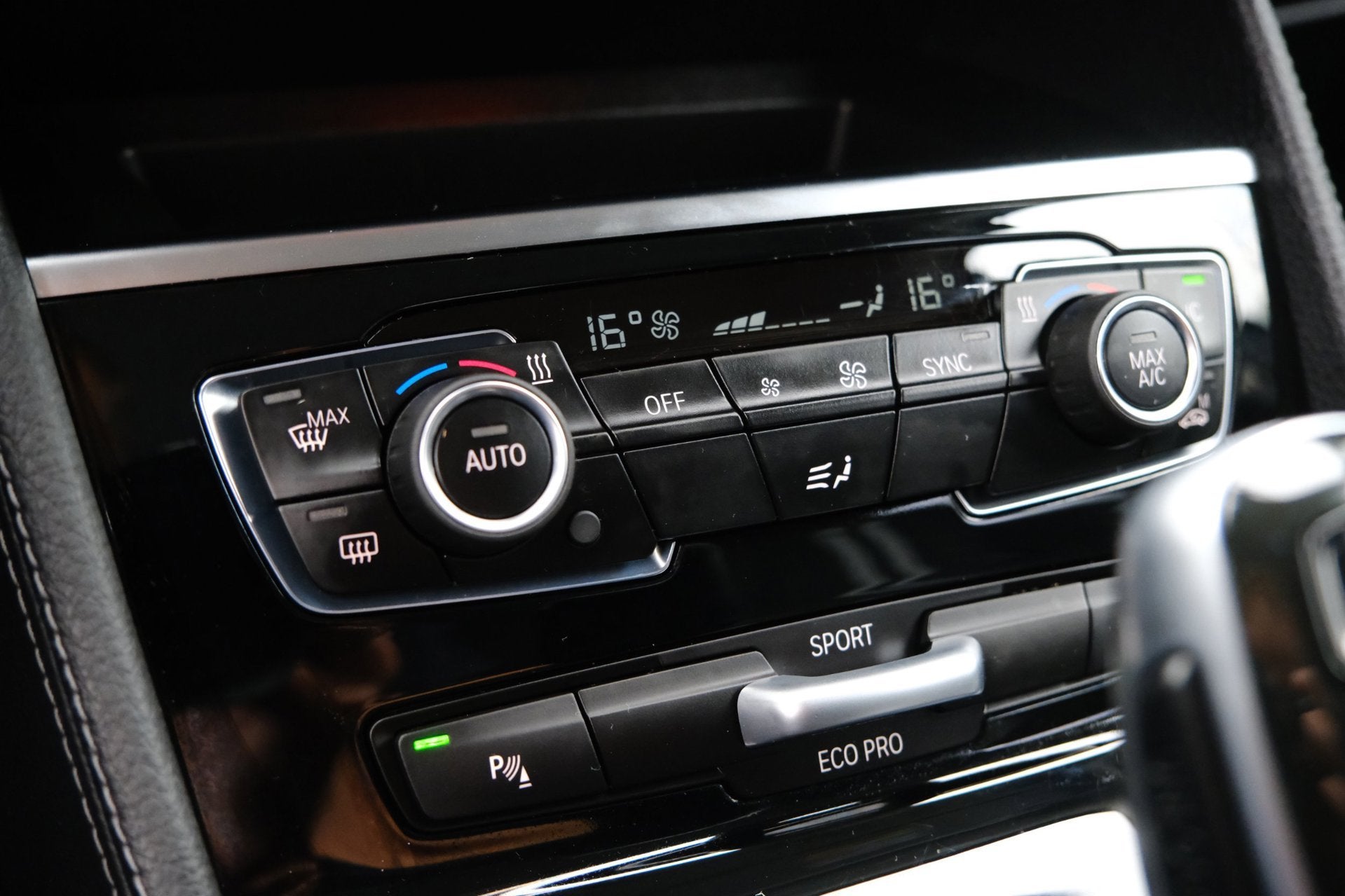 Foto 14 van BMW 2-serie Active Tourer 218i Executive Cam|Clima|LED