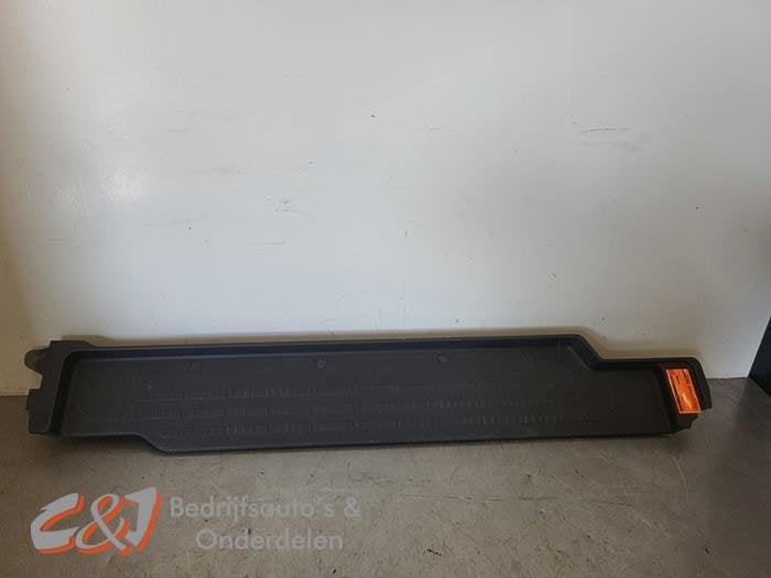 Schuifdeur instap links van een Volkswagen Crafter