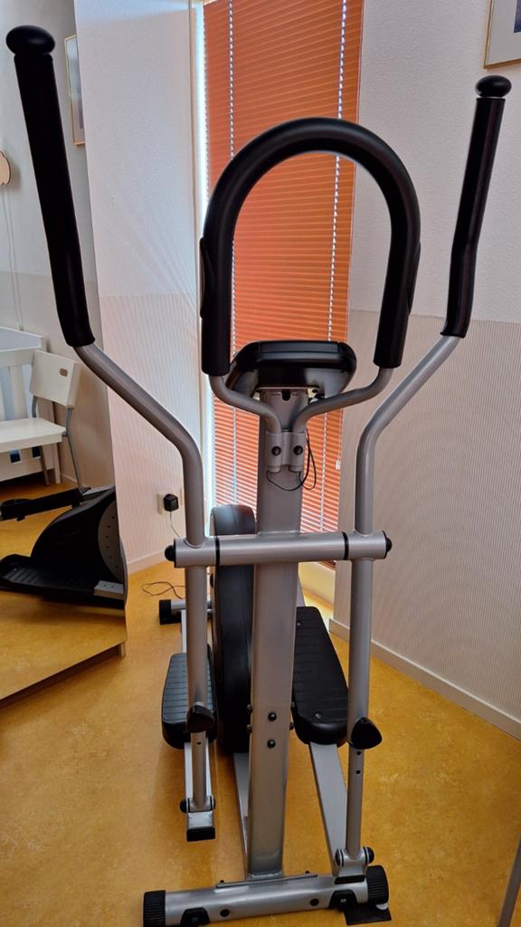 Medion Crosstrainer - Zo goed als nieuw, Sport en Fitness, Fitnessapparatuur, Zo goed als nieuw, Crosstrainer, Armen, Benen, Ophalen
