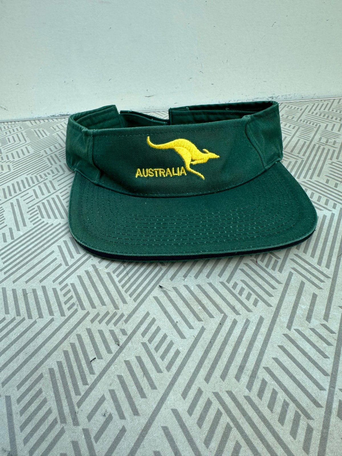 Australië zonneklep met kangoeroe logo, Kleding | Dames, Hoeden en Petten, Ophalen of Verzenden, Zo goed als nieuw, One size fits all