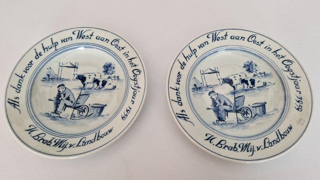 2 oude schotels bedank bordjes boeren, Antiek en Kunst, Ophalen of Verzenden