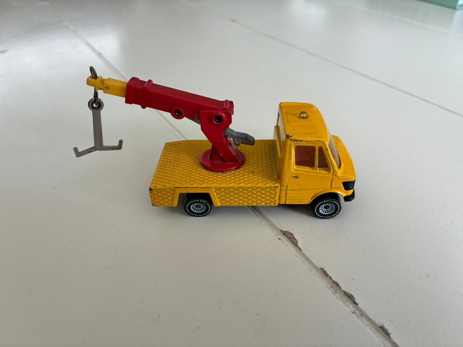 Siku Mercedes 208 takelwagen, Ophalen of Verzenden, Zo goed als nieuw, Auto