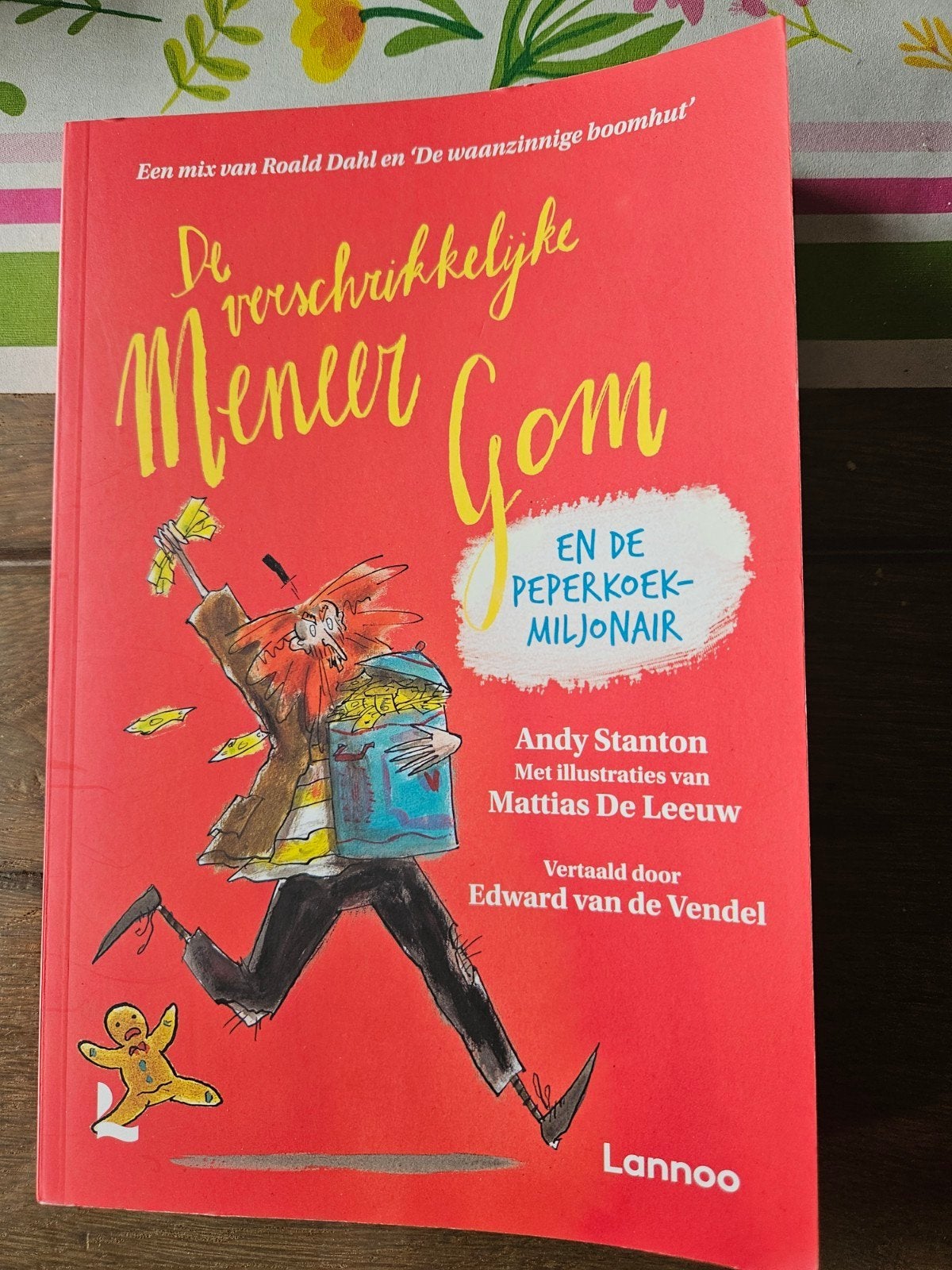 De Verschrikkelijke Meneer Gom en de Peperkoekmiljonair, Boeken, Ophalen of Verzenden, Zo goed als nieuw, Andy Stanton, Fictie algemeen