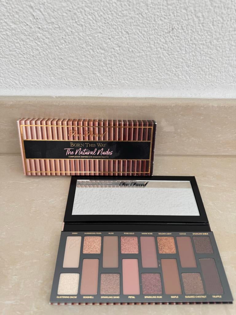 Too Faced The Natural Nudes oogschaduw palette, Nieuw, Ophalen of Verzenden, Make-up, Overige kleuren