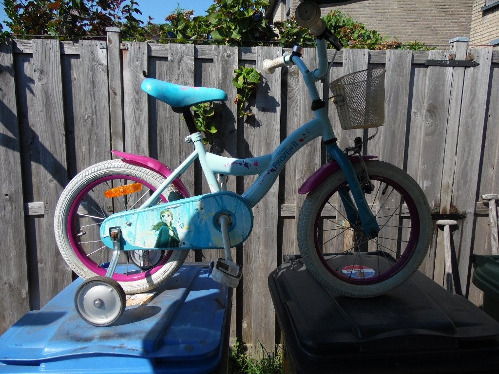 kinderfiets  type frozen ii, Fietsen en Brommers, Fietsen | Kinderfietsjes, Terugtraprem, Zijwieltjes, Ophalen, Overige merken