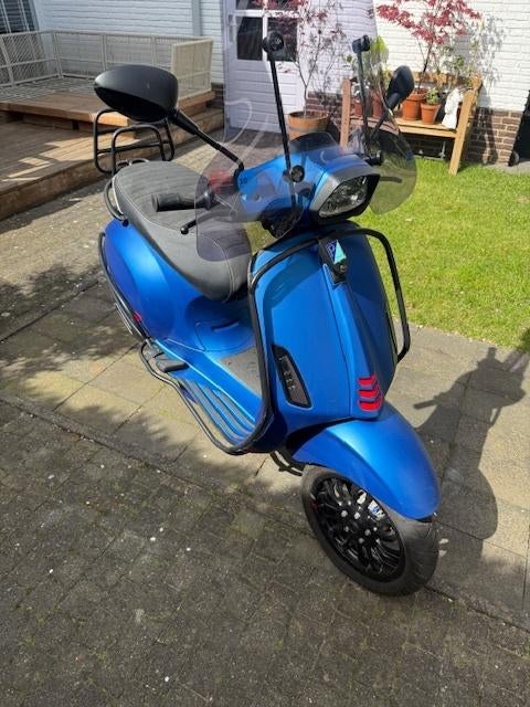 Vespa Sprint, Fietsen en Brommers, Scooters | Vespa, Ophalen, Vespa S, Zo goed als nieuw, Benzine