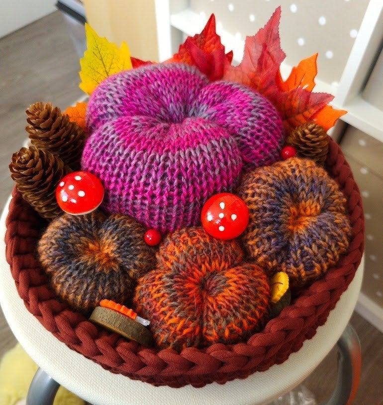 Groot herfst/Halloween mandje met pompoenen en dennenappels, Overige materialen, Mand, Rond, Nieuw