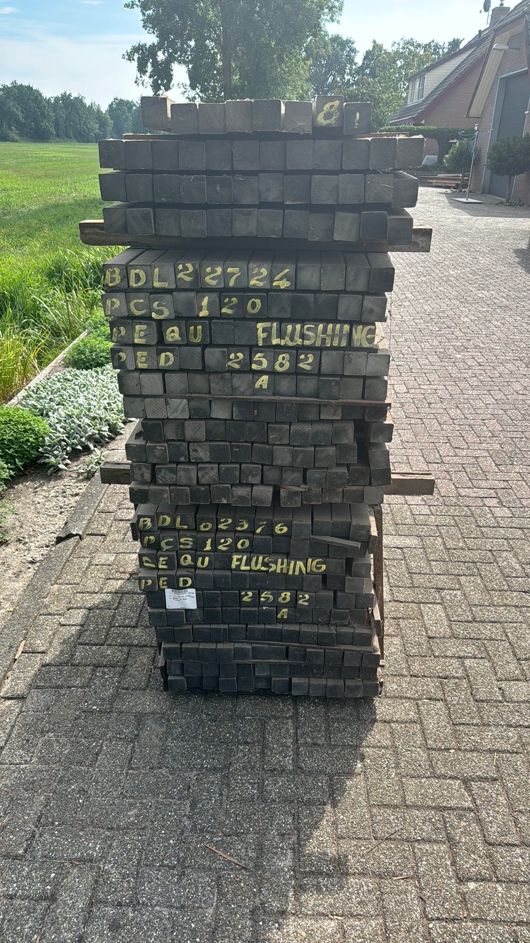 Houten balken 5,5x6x 145 - 254  stuks, Tuin en Terras, Ophalen, Zo goed als nieuw, Beton, Terrastegels