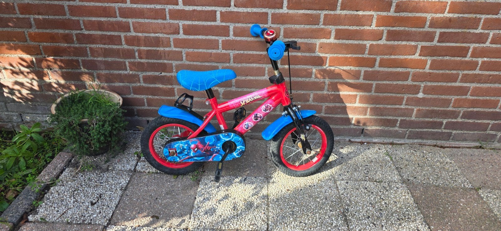 Kinderfiets 12 inch - Spiderman thema, Ophalen, Gebruikt, Minder dan 16 inch, Zijwieltjes