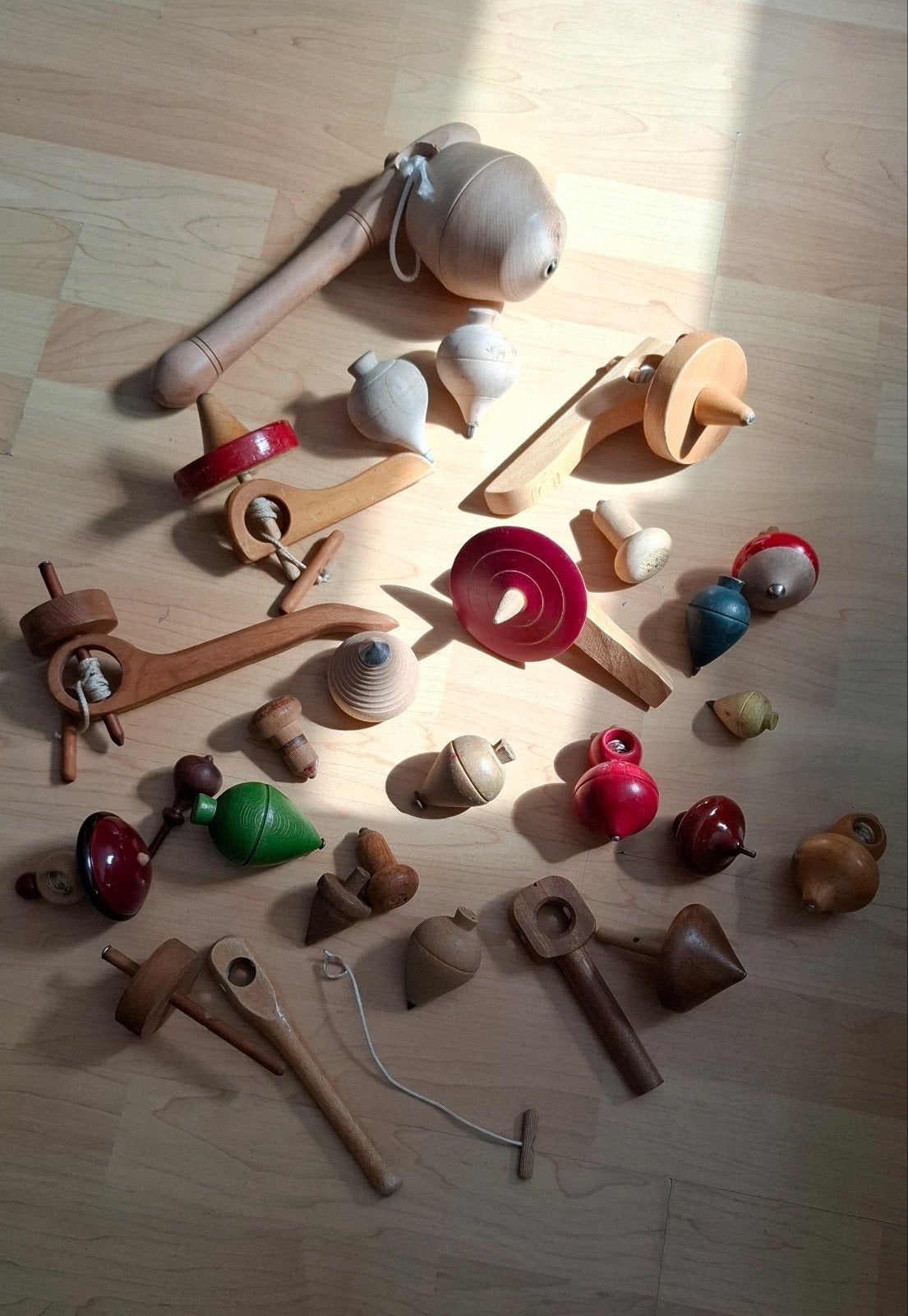 Grote collectie houten tollen - 25 stuks, Ophalen of Verzenden, Gebruikt, Jongen of Meisje