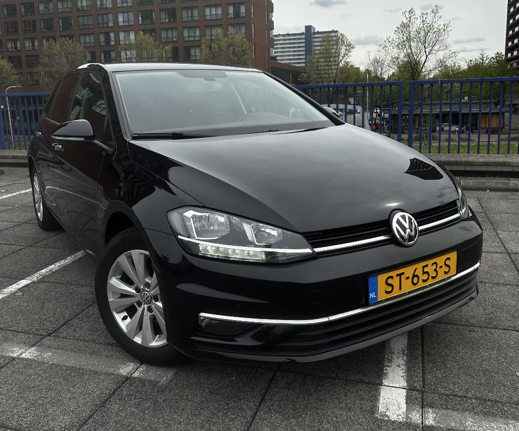 Volkswagen Golf 7.5 / 1.0 TSI / 110pk / CARPLAY / ACC / 2018, Auto's, Stof, Zwart, Origineel Nederlands, Handgeschakeld