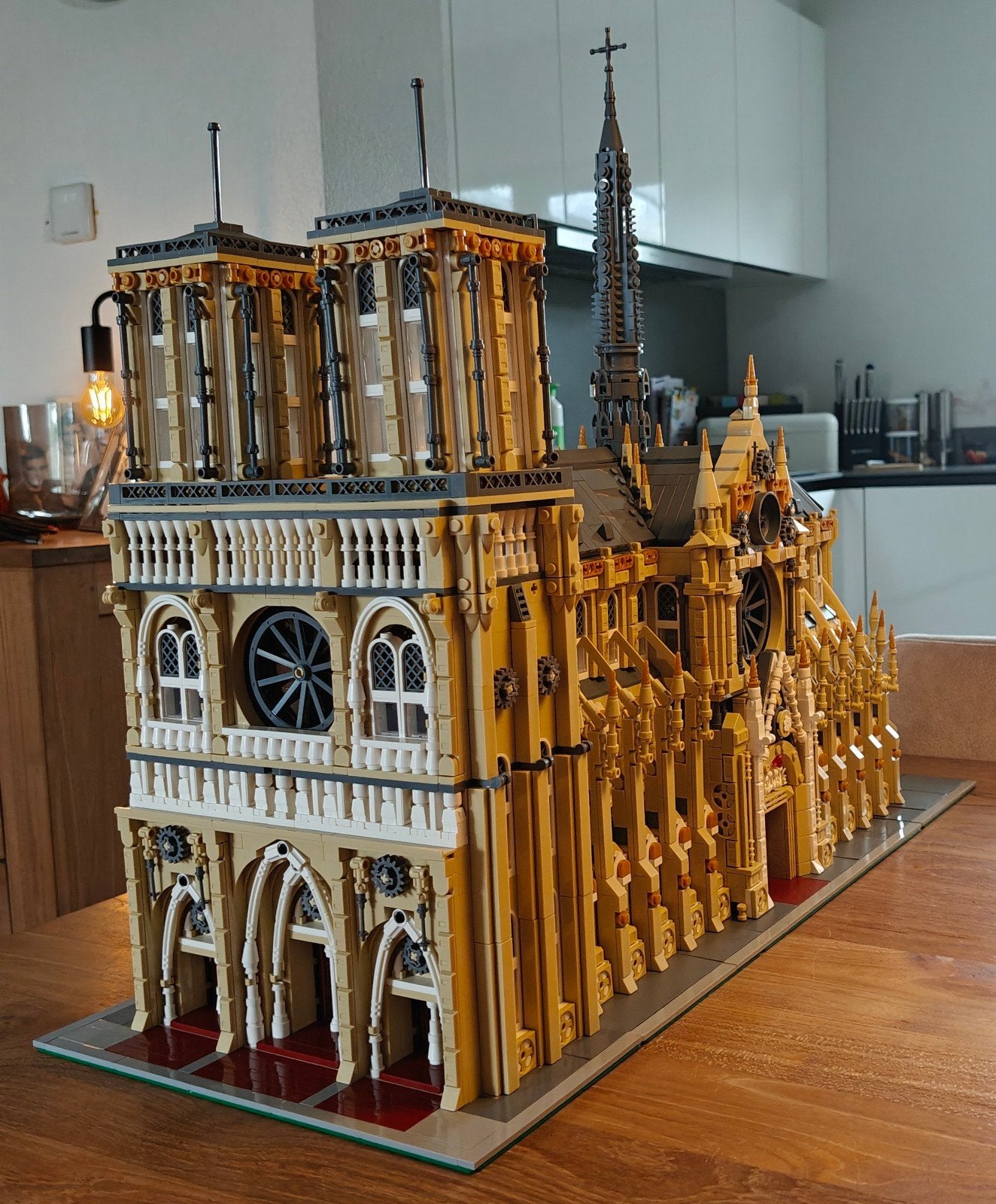 Notre Dame Bouwset - 8225 Stukjes - Gebouwd, Hobby en Vrije tijd, Modelbouw | Overige, Verzenden, Zo goed als nieuw, Groter dan 1:32