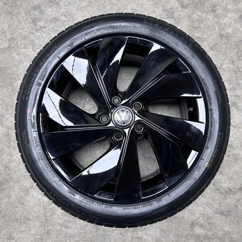 zwarte 17 inch originele Belmont velgen zomerbanden VW Golf, Gebruikt, -, -, Banden en Velgen