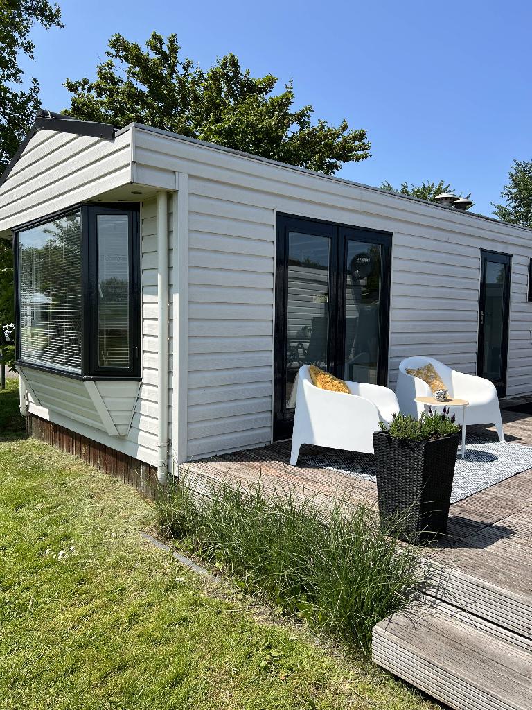Te koop: Sfeervol recreatiechalet aan IJsselmeer - Workum, Vakantie, Vakantiehuizen | Nederland, 2 slaapkamers, Recreatiepark