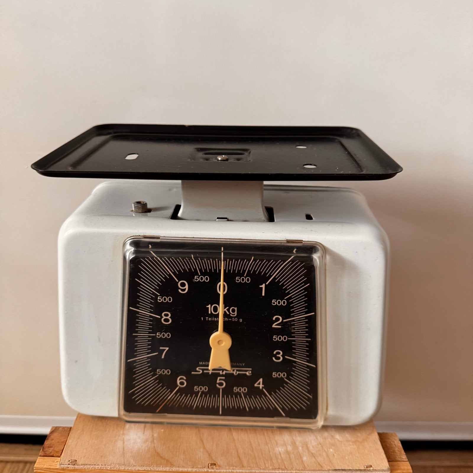 Vintage Keukenweegschaal - Saura 10 kg, Ophalen of Verzenden, Gebruikt, Overige typen, 50 tot 100 kg