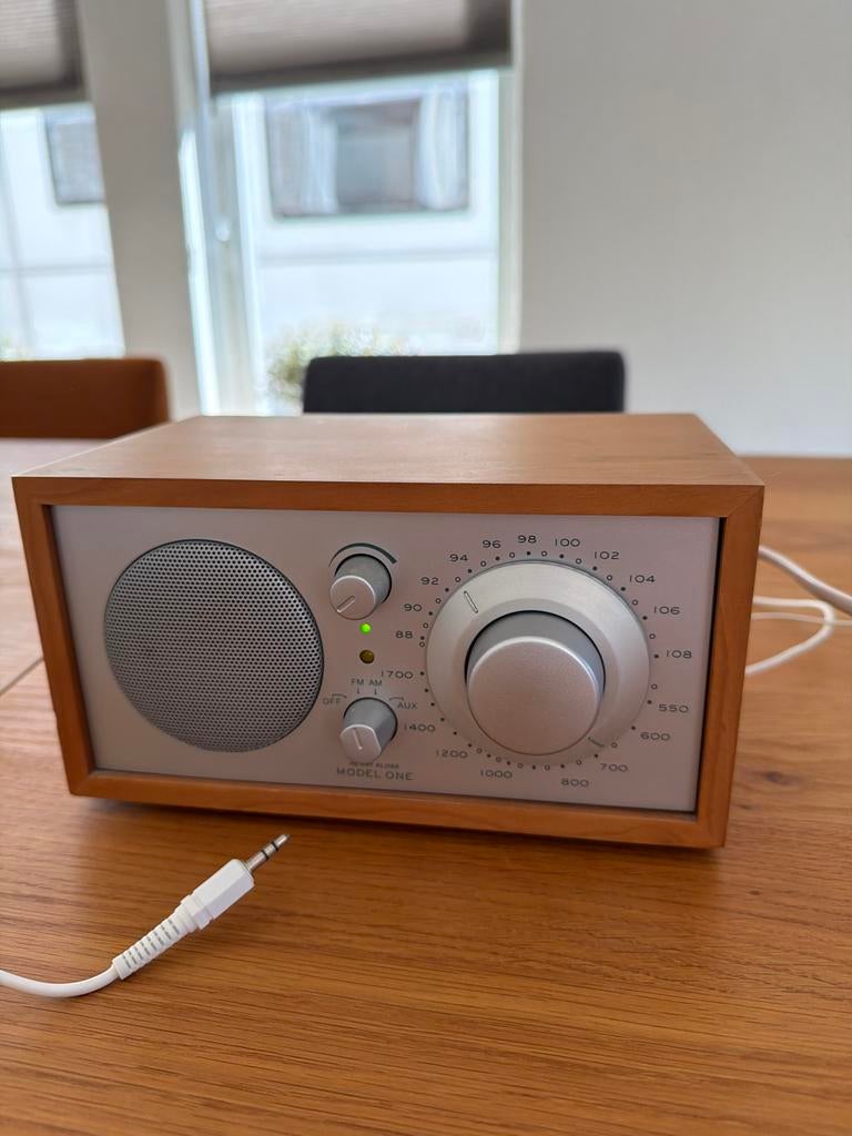 Tivoli Audio Model One AM/FM/AUX - Hout & Zilver, Ophalen of Verzenden, Gebruikt, Radio