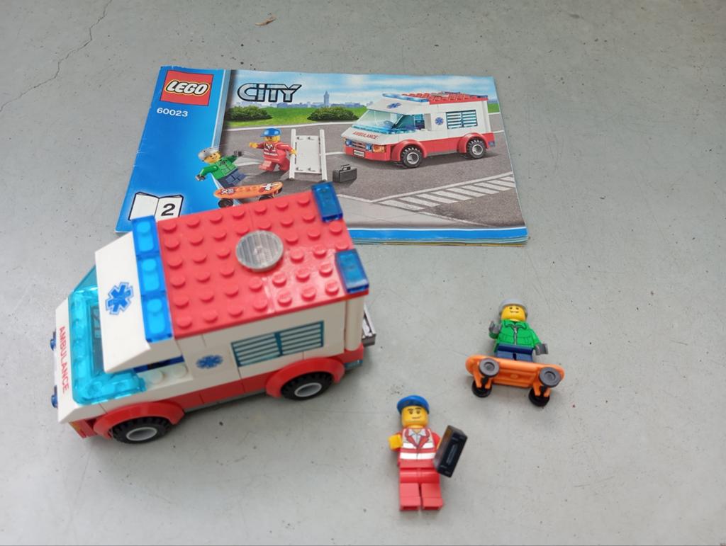 LEGO City Ambulance (60023) met figuren en instructieboekje, Compleet, Lego, Ophalen of Verzenden, Complete set