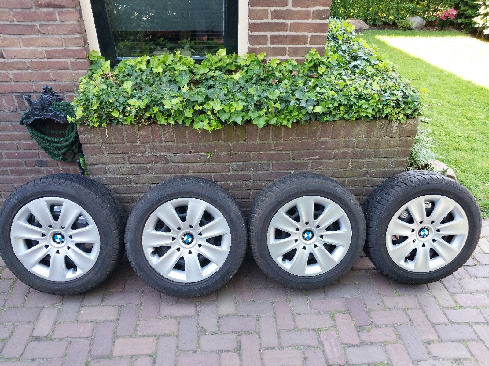 Te koop. Stalen velgen met winter banden. Lees Tex., Auto-onderdelen, Banden en Velgen, Ophalen