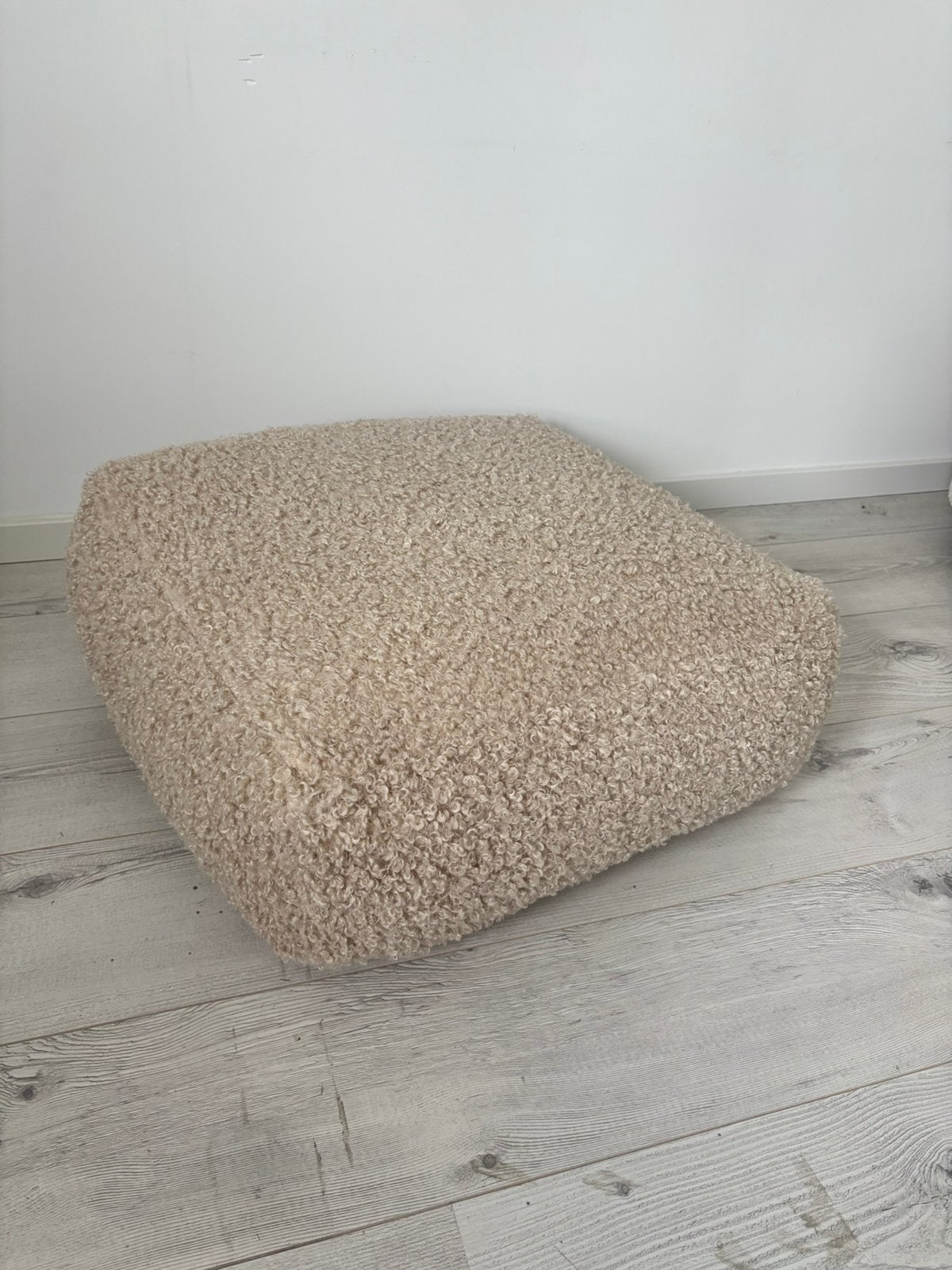 Poef teddy beige, Ophalen, Rond, Minder dan 50 cm, Zo goed als nieuw