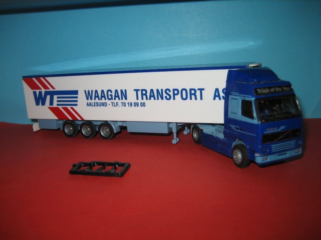 Waagan  VOLVO FH  met oplegger   Herpa, Ophalen of Verzenden, Nieuw, Bus of Vrachtwagen, Herpa