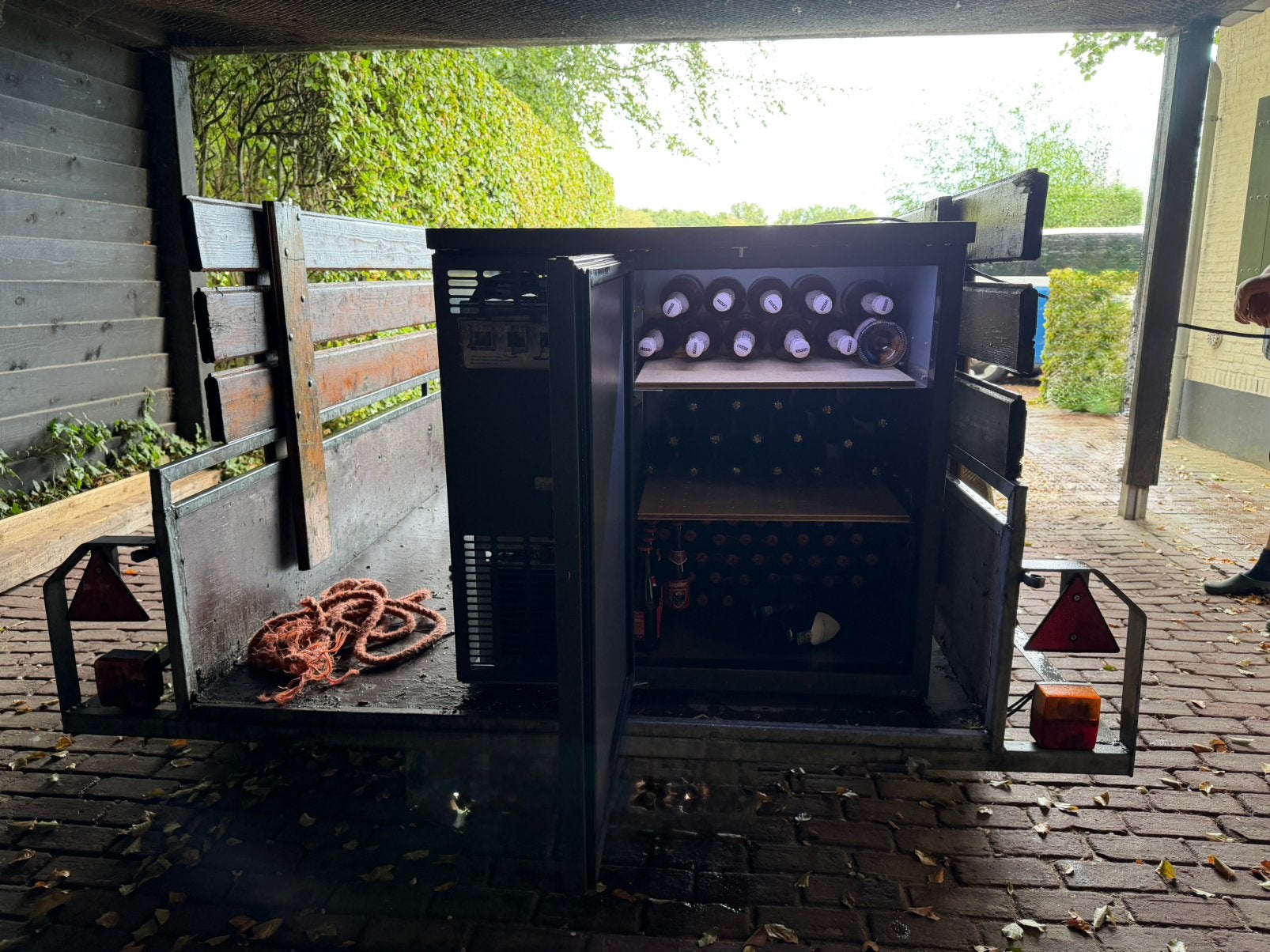 Wijnkoelkast / Drankkoeler te huur, Minder dan 85 cm, 200 liter of meer, Verzenden, 60 cm of meer