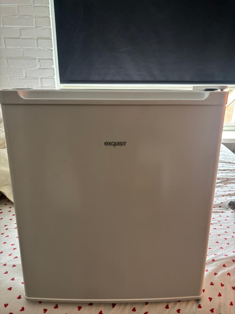 Mini koelkast, Witgoed en Apparatuur, Vriezers en Diepvrieskisten, Ophalen of Verzenden, Zo goed als nieuw, Minder dan 60 cm, Minder dan 85 cm
