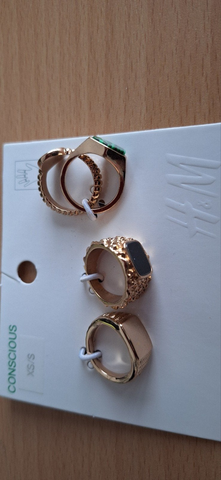 Set van 4 (nep) gouden ringen met steen - H&M Conscious, Overige materialen, Ophalen of Verzenden, Dame of Heer, Met edelsteen
