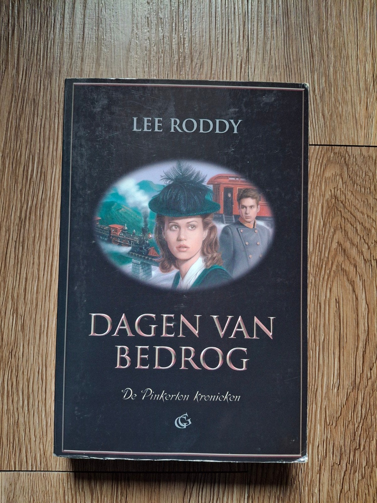 L. Roddy - Dagen van bedrog, Ophalen of Verzenden, Zo goed als nieuw, L. Roddy