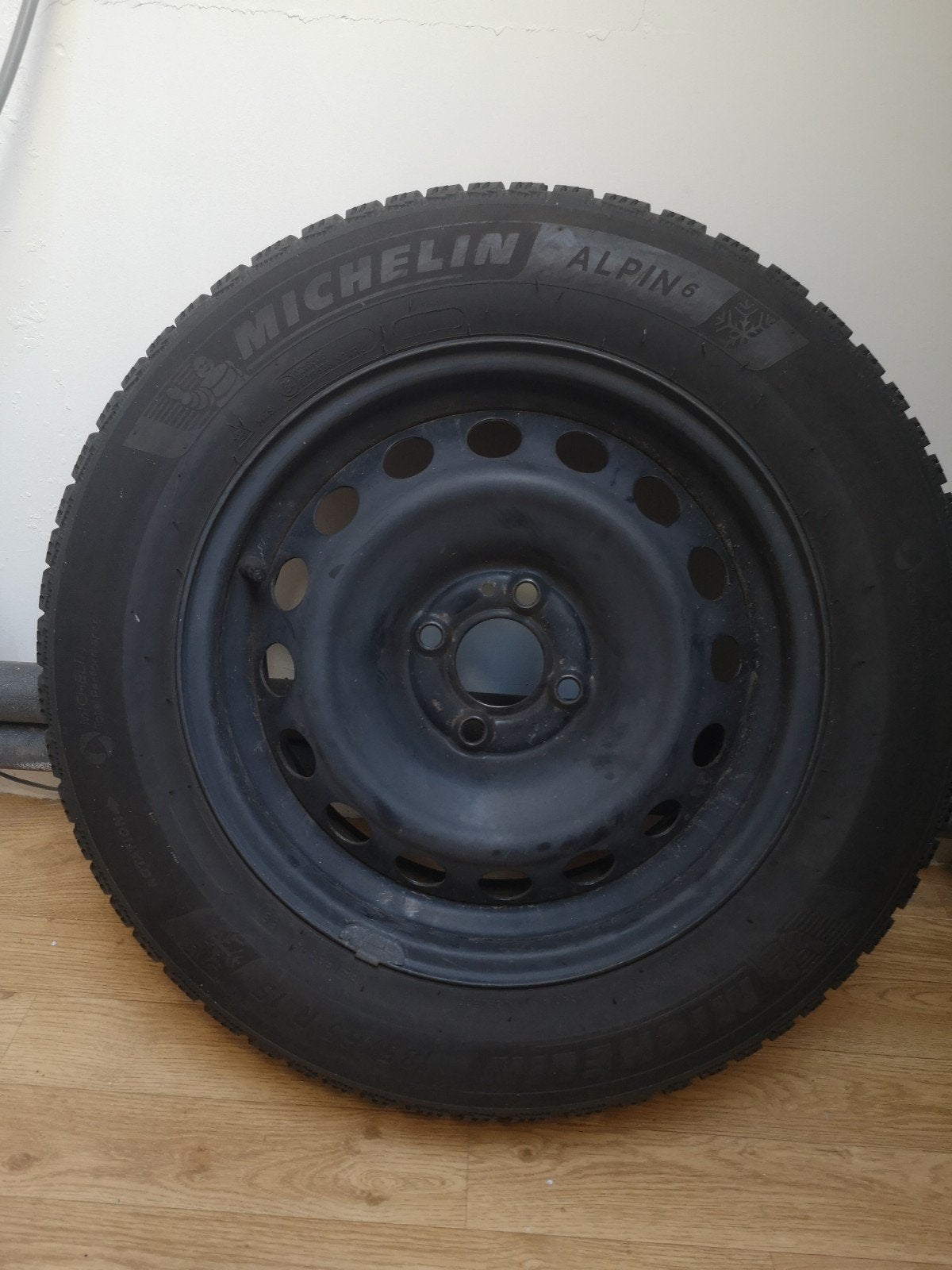 Winterbanden met velgen - Michelin Alpin 6 (185/65 R15), Ophalen, Gebruikt, Renault