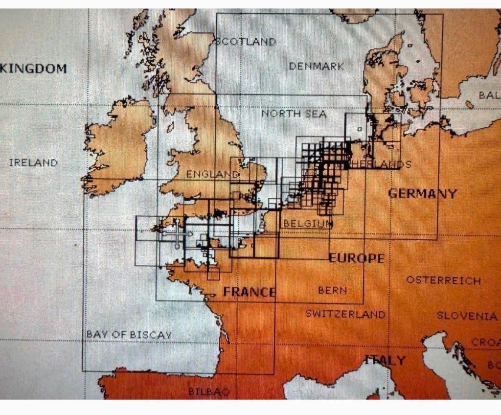 Navionics CF 25P+ UK south - CF kaart vor Raymarine, Watersport en Boten, Navigatiemiddelen en Scheepselektronica, Ophalen, Kaartplotter of Fish Finder
