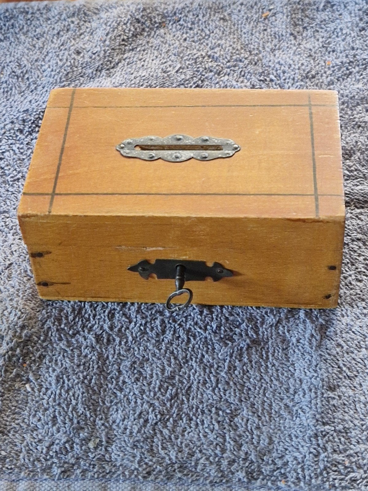 Vintage Klein Houten Spaarkistje met Sleuteltje., Ophalen of Verzenden