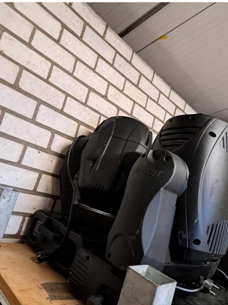 Partij movingheads moeten met spoed weg, Ophalen, Gebruikt