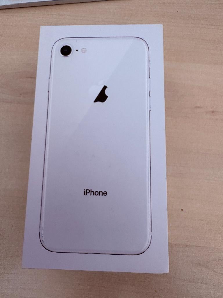 3 iPhone doosjes, Telecommunicatie, Mobiele telefoons | Apple iPhone, Ophalen of Verzenden, Zo goed als nieuw, Zwart, 8 GB