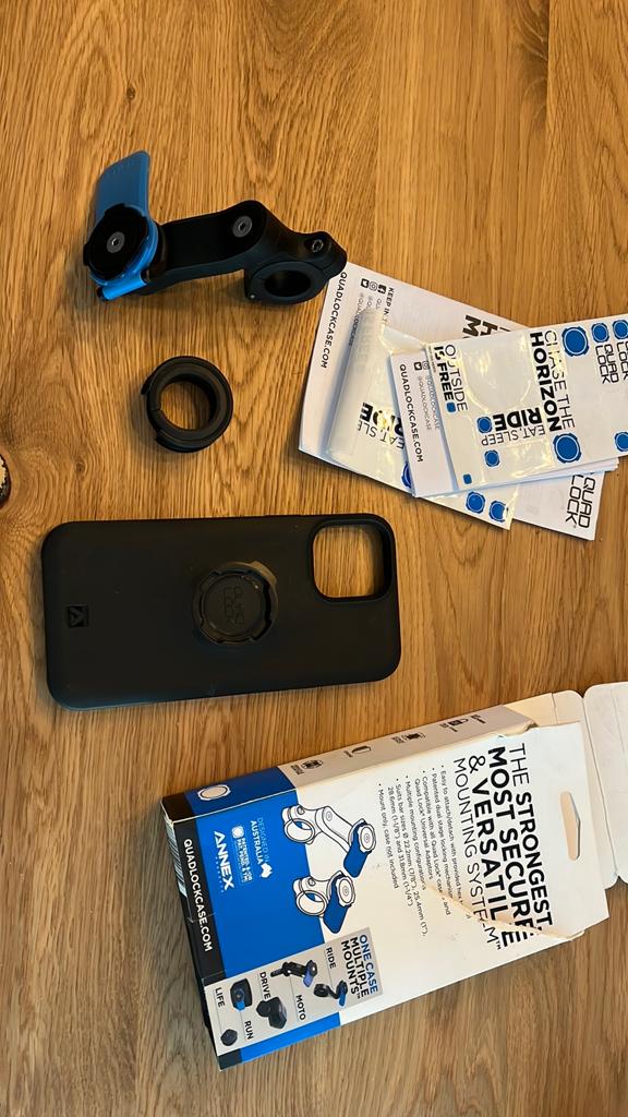 Quad lock Iphone 15 plus/ 16 plus, Telecommunicatie, Mobiele telefoons | Hoesjes en Frontjes | Apple iPhone, Kunststof, Zwart
