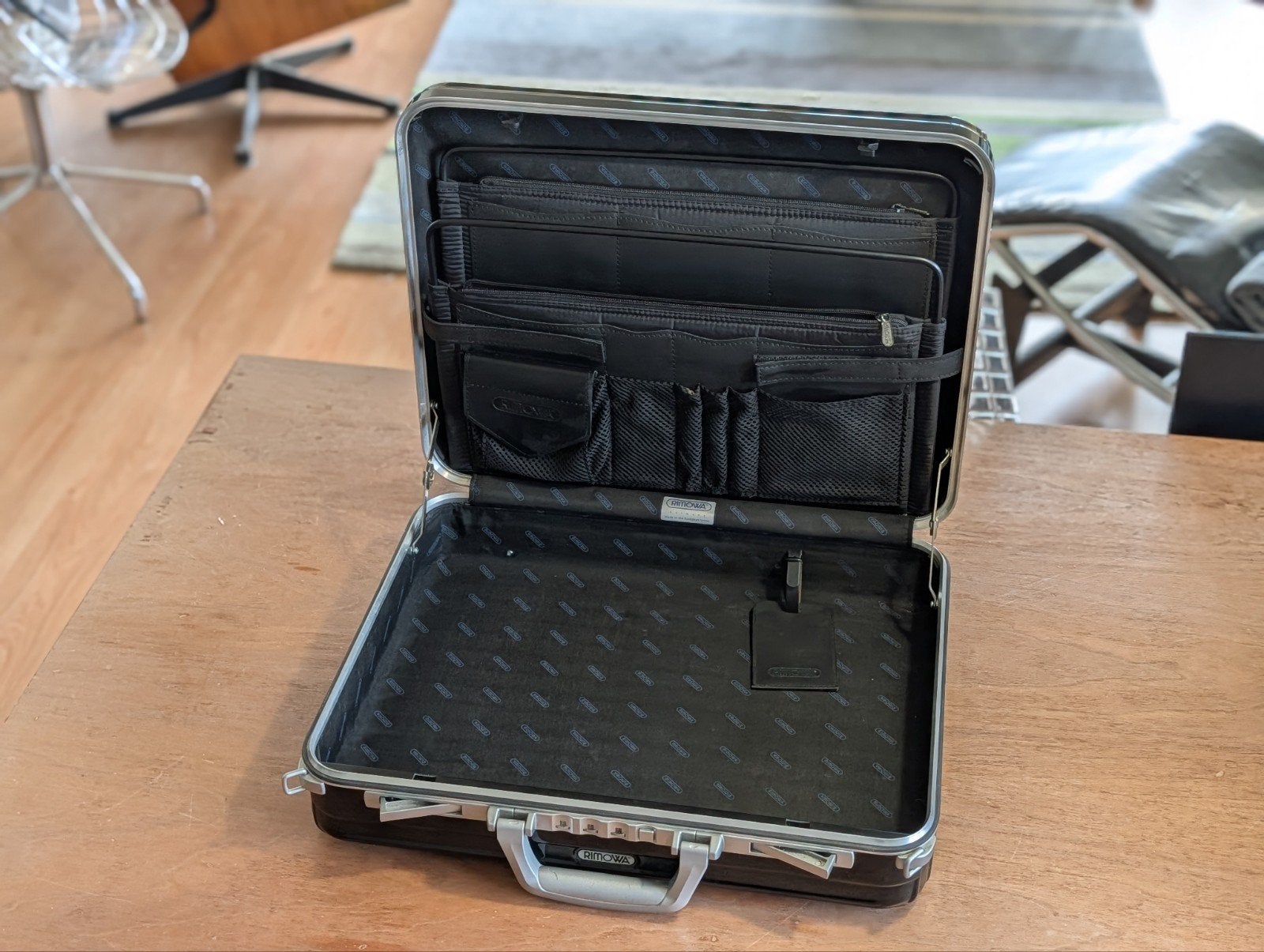 Foto 6 van Rimowa Limbo Attachékoffer - Zwart