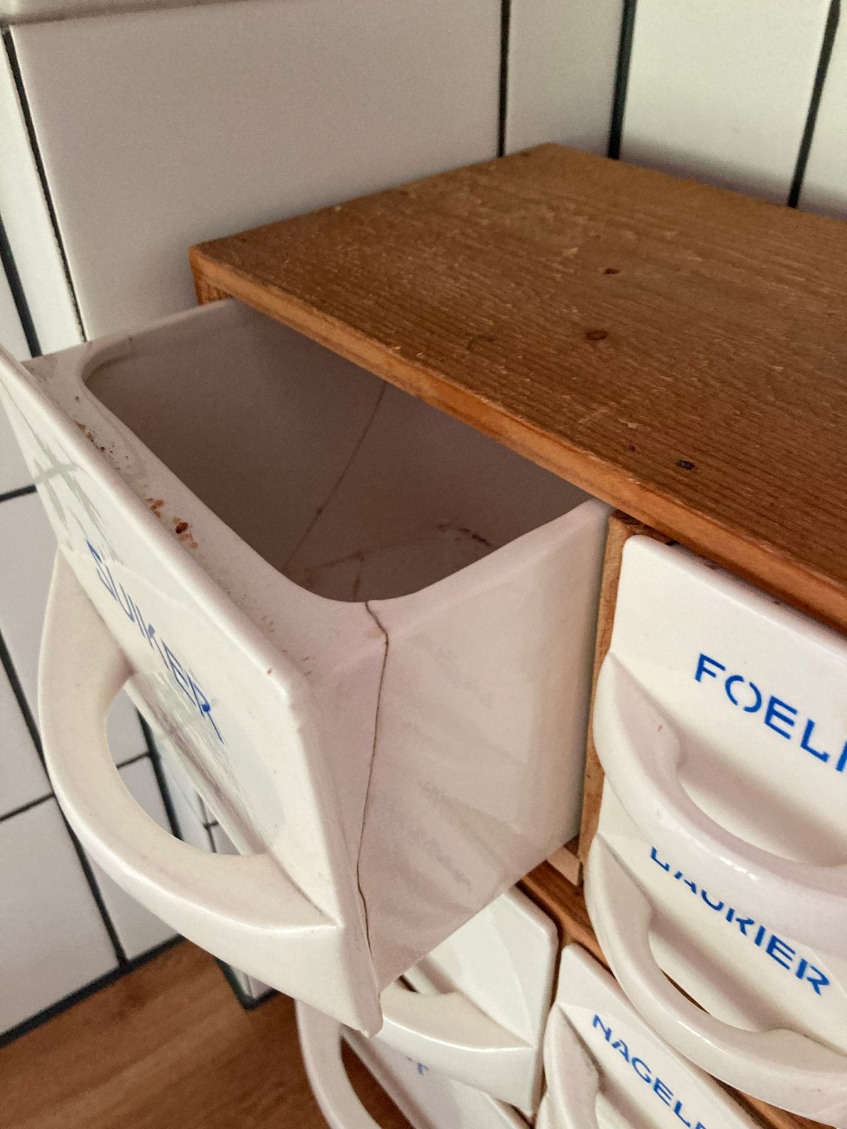 Vintage kruidenrek met 12 porseleinen lades, Ophalen