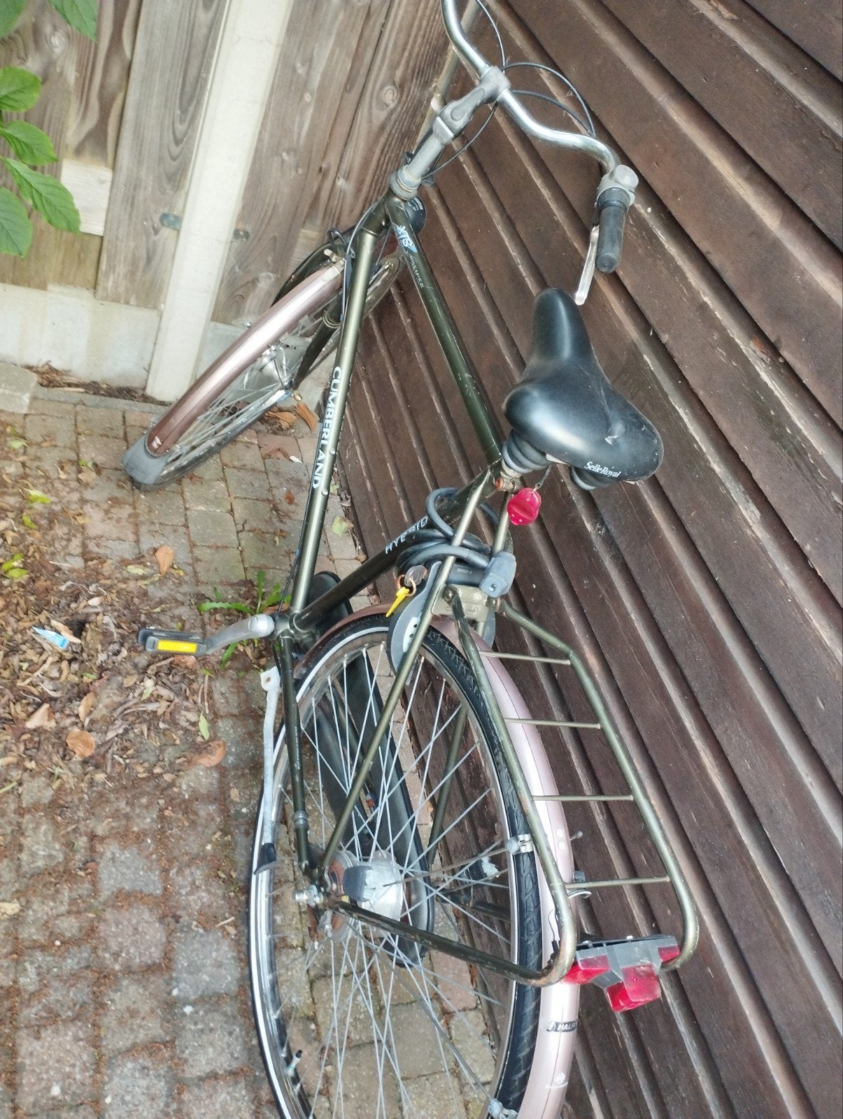 Opknapper herenfiets:slot, verlichting ,bijna nieuw zadel, Fietsen en Brommers, Fietsen | Heren | Herenfietsen, Ophalen, Gebruikt